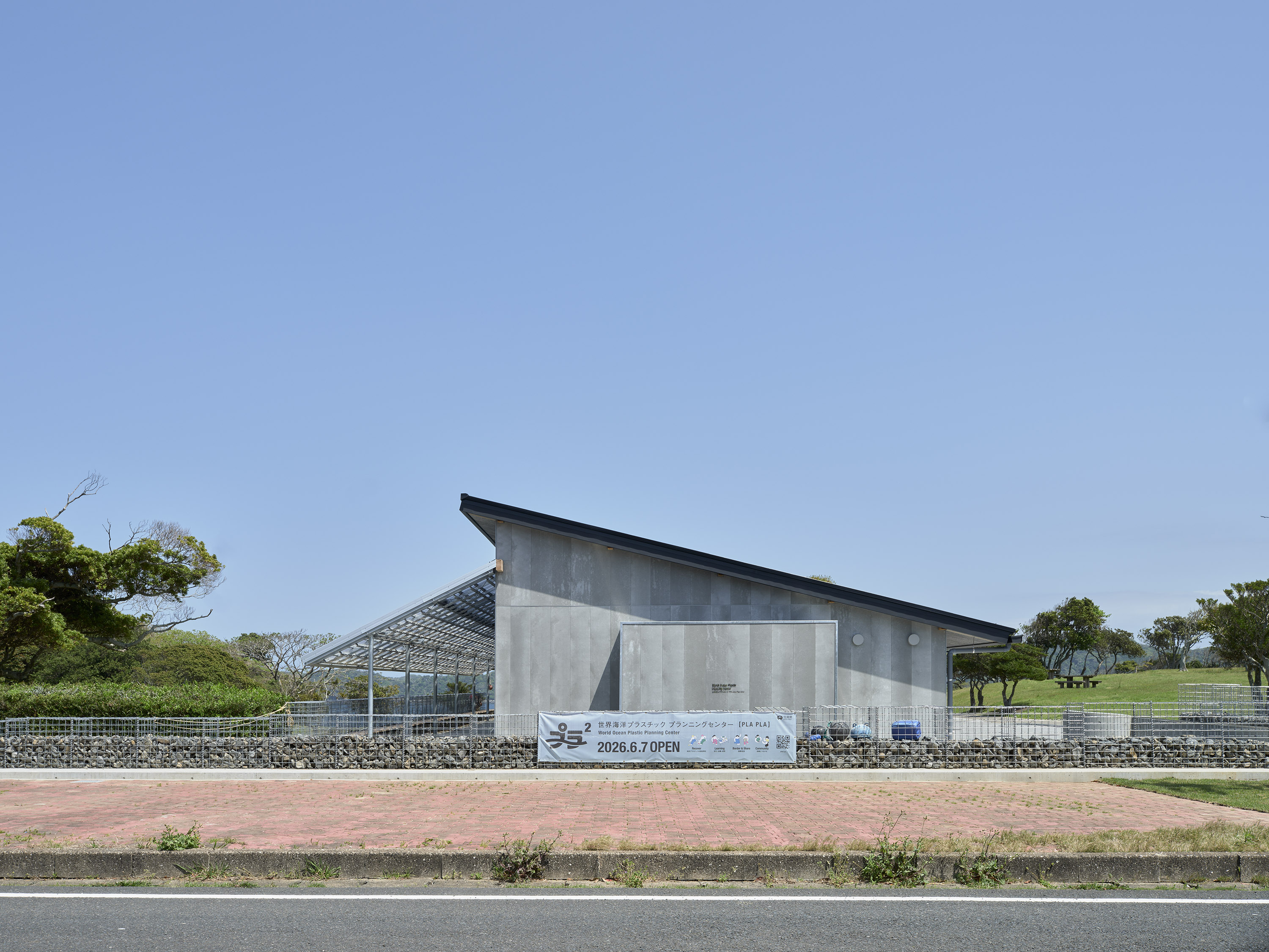 海洋プラスチックを
アップサイクルした建築
